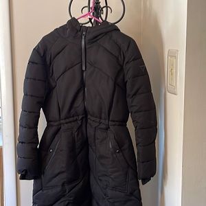 Guess down coat 🧥 size XL     Worn 1 time!